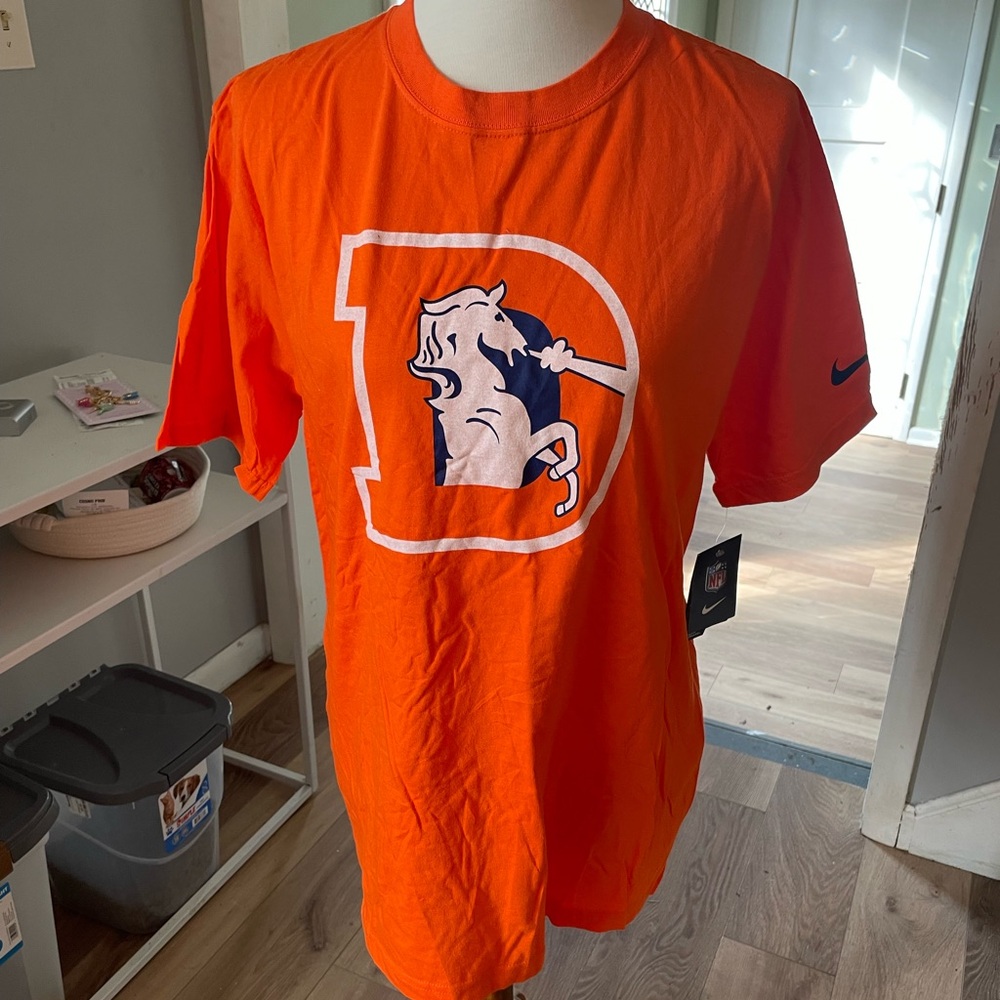 Men’s Nike Denver Broncos 100% Cotton Short Sleeve T-Shirt NWT